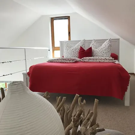 Clee Apartment *